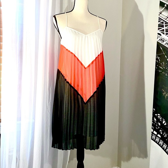 Bar III Barcelona Shift Dress - Picture 2 of 5